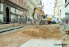  	Rekonstrukce tramvajové tratě v ulici Rašínově mezi náměstím Svobody a Jakubským náměstím – stav k 28. 3. 2008. Foto © Ladislav Kašík.