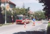Alespoň několika snímky k prázdninové rekonstrukci tramvajové trati na ulici Purkyňově v Králově Poli. Na snímku z 21. 7. 2006 je v provizorní konečné linky 13 v prostoru zastávky »Dobrovského« zvěčněna tramvaj KT8 evid. č. 1726. V prostoru křižovatky ulic Purkyňovy a Dobrovského probíhal přestup na autobusy náhradní dopravy, které měly dočasnou zastávku úhlopříčně naproti tramvajovému nástupišti – na snímku z 2. 7. 2006 je zde zachycen autobus linky 53. Na dalších snímcích pořízených 10. 8. 2006 je zobrazena rekonstruovaná tramvajová trať a mohutný výkop pro budoucí stavbu v křižovatce Purkyňovy a Královopolské ulice (více viz minulé číslo Informací MHD). Foto © Ladislav Kašík