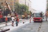 Další akcí s významným dopadem na brněnskou tramvajovou dopravu byla rekonstrukce trati na Merhautově ulici mezi dětskou nemocnicí a křižovatkou s Jugoslávskou ulicí. Na snímku z 31. 7. 2006 stoupá Merhautovou v protisměru kolem rekonstruovaných kolejí autobus linky x5 evid. č. 7366. Provoz autobusových náhradní dopravy pak dokumentují snímky autobusu evid. č. 7640 linky x5 na Přadlácké ulici (27. 7. 2006) a evid. č. 7444 na Francouzské ulici (18. 7. 2006). Foto © Ladislav Kašík.