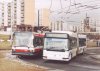 Počátkem února byl v Brně předváděn nízkopodlažní článkový trolejbus Škoda 25Tr. Trolejbus jezdil na lince x25 – na snímku z 3. 2. 2005 je zvěčněn ve smyčce na Osové ulici ve společnosti trolejbusu Škoda 21Tr evid. č. 3035. Foto © Ladislav Kašík.