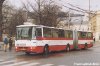 Loni na podzim obohatily vozový park brněnských autobusů tři kloubové vozy Karosa B961 evid. č. 2367–2369. Nyní již tedy počet článkových autobusů v Brně dosáhl 69 vozů – provozovány jsou od listopadu 2000, kdy ukončily provoz autobusy Ikarus 280, výhradně vozy Karosa typů B741 (evid. č. 2301–04 a 2329+2330 po celkové GO), B941(E) a od loňska i nově B961. Na snímku se chystá k odjezdu z Mendlova náměstí vůz evid. č. 2369 na okružní linku č. 44, foto 24. 1. 2003 © Ladislav Kašík.