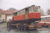  Jak jsme již informovali v čísle 283, z brněnského Technického muzea byly prodány zpět do Bratislavy dva původně bratislavské motorové tramvajové vozy – evid. č. 18 (BMEŽ/Siemens 1937) a 31 (BMEŽ/Siemens 1940). K přepravě obou tramvají do jejich mateřského města nakonec došlo 18. 11. 2002, kdy byly v areálu TMB v Líšni naloženy na trajlery a potom již vyrazily jihovýchodním směrem. Foto © Martin Černý.