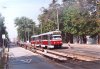 V září a říjnu proběhla rekonstrukce kolejového svršku na ulici Jana Babáka (mezi Táborem a Dobrovského). Tramvaje jezdily po jednokolejném úseku (přes výhybkové soupravy „kaliforňan“) – napřed se opravovala kolej pro směr město, pak v opačném směru (zastávka »Tererova« byla po dobu opravy zrušena). Délka opravovaného úseku byla 560 m. Dne 19. 9. 2014 vyjíždí z jednokolejného úseku souprava vozů evid. č. 1647+1648 linky 12 jedoucí do Komárova, zatímco v opačném směru čeká tramvaj evid. č. 1905 téže linky. Souprava tramvají T6 evid. č. 1211+1212 linky 12 vjíždí 30. 9. 2014 do jednokolejného úseku od zastávky »Dobrovského«. Tramvaje evid. č. 1635+1636 linky 12 jedou téhož dne po nesprávné koleji směrem do Komárova. Další tři snímky byly pořízeny 9. 10. 2014 – po změně projížděné koleje: tramvaj evid. č. 1917 linky 12 přejíždí přes provizorní výhybky u křižovatky s Táborem směrem od centra, vůz evid. č. 1909 linky 12 jedoucí stejným směrem projíždí prostorem zastávky »Tererova« a konečně souprava tramvají evid č. 1641+1642 linky 12 vzápětí vyjede z jednokolejného úseku u zastávky »Dobrovského« (která byla pro směr z centra přeložena). Foto © Ladislav Kašík a Martin Janata.