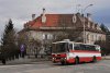 Od 14. 12. 2014 je z důvodu rekonstrukce kanalizace uzavřena na dobu cca jednoho roku ulice Barvičova – z toho důvodu jezdí na trolejbusových linkách 35 a 39 nadále autobusy – obousměrně odklonem ulicemi Lerchovou a Roubalovou (a od února i Havlíčkovou a Bílého). Na snímku z 23. 12. 2014 projíždí Lerchovou ulicí (u křižovatky s ulicí Mahenovou) autobus linky 39 evid. č. 7431 směrem do centra, zatímco Citybus evid. č. 7613 téže linky jede 14. 12. 2014 v opačném směru, tj. na Barvičovu (po odjezdu ze zastávky »Vaňkovo náměstí«. Pohled do Barvičovy ulice z kruhového objezdu na Vaňkově náměstí byl pořízen 4. 12. 2014. Autobus Karosa B 731 evid. č. 7410 linky 35 zabočuje 23. 12. 2014 z Lerchovy do Roubalovy při jízdě na Barvičovu. Foto © Ladislav Kašík (3×) a Radovan Šaur.