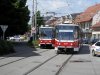 Snímky na této stránce věnujeme rekonstrukci tramvajové tratě na Olomoucké ulici. Obrázek z 2. 4. 2016 ještě dokumentuje provoz po koleji směrem do centra: tramvaj evid. č. 1036 linky 9 čeká v přeložené zastávce »Životského« před vjezdem do jednokolejného úseku, ze kterého právě vyjíždí vůz linky 8 evid. č. 1727 mířící do Líšně. Další tři fotografie byly pořízeny při výluce o víkendu 14. a 15. 5. 2016, kdy došlo k přepojení jednokolejného úseku: práce v kolejovém oblouku mezi ulicí Životského a Olomouckou, od zastávky »Geislerova« odjíždí směrem do Nezamyslovy ulice tramvaje linky 8 evid. č. 1702 (po správné koleji) a linky 10 evid. č. 1727 (po nesprávné koleji) – v sobotu dopoledne byly totiž při výluce vyměněny také koleje ve vnějším oblouku mezi ulicí Táborskou a Životského, a tramvaje KT8 tak nemohly využívat pro otáčení trojúhelník Geislerova – proto jezdily na otočení po nesprávné koleji jako linka 10 na Stránskou skálu a zpět. Další tři fotografie pak již ilustrují provoz po již opravené koleji ve směru z centra: tramvaj evid. č. 1752 linky 9 přijíždí ke křižovatce s Tržní ulicí, zastávkou »Životského« projíždí souprava posledních brněnských tramvají T3M evid. č. 1555+1582 a u vjezdu do jednokolejného úseku u křižovatky s Tržní ulicí se setkaly tramvaje linky 8 evid. č. 1705 a 1728. Foto © Ladislav Kašík a Štěpán G.