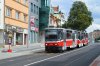 V pondělí 1. 8. 2016 začaly jezdit tramvaje po rekonstruované trati ulicemi Minskou, Horovou a Sochorovou. Vůz KT8 evid. č. 1733 linky 3 stojí v zastávce »Králova«, jejíž existence bude pouze dočasná – do rekonstrukce zastávek na ulici Veveří. V zastávkách »Burianovo náměstí« a »Mozolky« pak byla zvěčněna tramvaj K2 evid. č. 1122 linky x11, jedna z posledních provozních tramvají se zrychlovačovou el. výzbrojí v Brně. Po obnovené trati „v zahrádkách“ (ony už zde ale zahrádky až na několik čestných výjimek nejsou) se k Sochorově ulici blíží Anitra evid. č. 1806 linky x11. Foto © Ladislav Kašík.