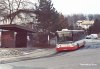 Změny v dopravě v prosince 2010 se dotkly i autobusové dopravy v oblasti Řečkovic a Medlánek. Dva snímky věnujeme provozu linky č. 65: autobusy projíždí přes smyčku Řečkovice, hřbitov – Citelis evid. č. 7632 ve smyčce při jízdě k řečkovickému nádraží dne 27. 12. 2010. Opačným směrem míří minibus MAVE evid. č. 7503 zachycený téhož dne u řečkovické tramvajové smyčky. Ve smyčce u hřbitova v Řečkovicích nadále je nadále ukončeno i několik spojů linky 42 – na snímku z téhož dne odtud jede směrem k centru autobus evid. č. 7446, v pozadí řečkovický zámeček. Foto © Ladislav Kašík.
