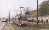 Od října jezdí o víkendech na tramvajové lince č. 2 soupravy vozů T6, dochází tak k vítanému posílení dopravy k obchodním centrům. Linky směřující k ústřednímu hřbitovu byly bohatě využívány i během dušičkových svátků na přelomu října a listopadu – na snímku ze 3. 11. 2001 právě od hlavní brány hřbitova odjíždí do města souprava tramvají evid. č. 1203+04, v pozadí je k odjezdu do Bohunic připraven autobus linky č. 50, foto © Ladislav Kašík.