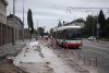 V červnu byla dokončena výstavba zálivu u židenických kasáren – na snímku z 20. 5. 2017 kolem projíždí trolejbus linky 25 evid. č. 3615, druhý snímek je z 10. 6. 2017. Foto © Ladislav Kašík.