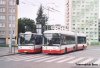 Letos výrazněji omládne i vozový park autobusů: DPMB zakoupil nové Citelisy jednak v článkové verzi (čtyři vozy evid. č. 2619–2622) a jednak 19 sólo autobusů (evid. č. 7653–7671). Na snímku je zánovní „kloubák“ evid. č. 2620 na zvláštní lince 400 na Grand Prix zachycený na Mendlově náměstí 16. 8. 2009. Citelis evid. č. 7655 je dokumentován v terminálu Bystrc ZOO na lince 52 dne 6. 7. 2009. A nyní je možné v ulicích Brna spatřit i setkání článkových vozidel Citelis autobus – trolejbus, jako např. evid. č. 2612 (linka 44) a 3612 (linka 26) dne 31. 7. 2009 na Mendlově náměstí. Foto © Ladislav Kašík.